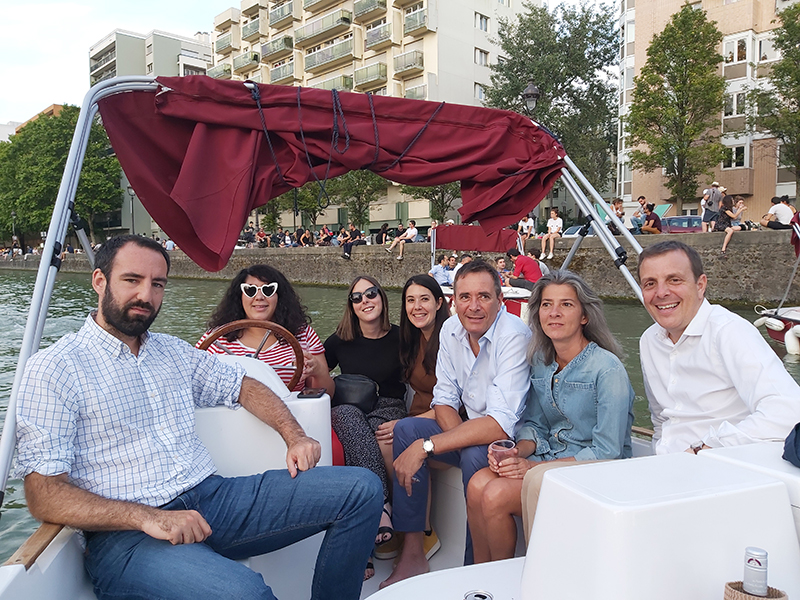 Les avocats vous mènent en bateau